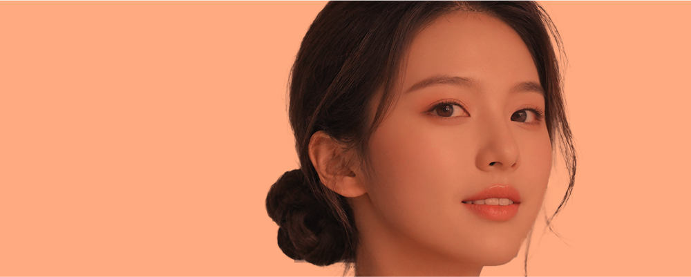 자연스럽고 세련된 코 라인을 표현한 여성 이미지